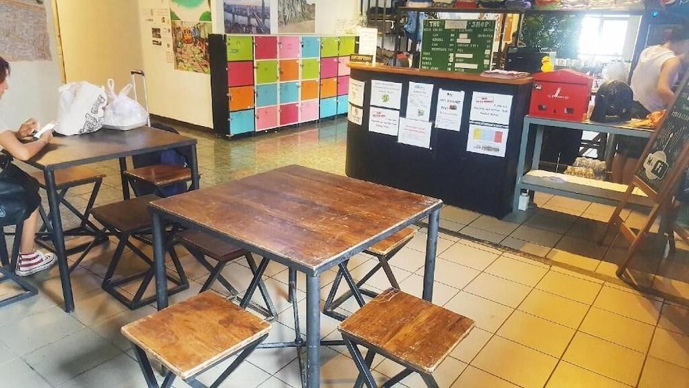 The Mixx Hostel Bangkok Ngoại thất bức ảnh